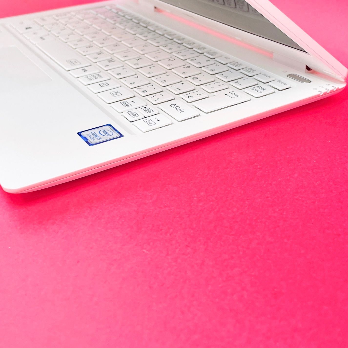 NEC 小型軽量ノートPC✨白✨SSD256GB✨カメラ付- メルカリ