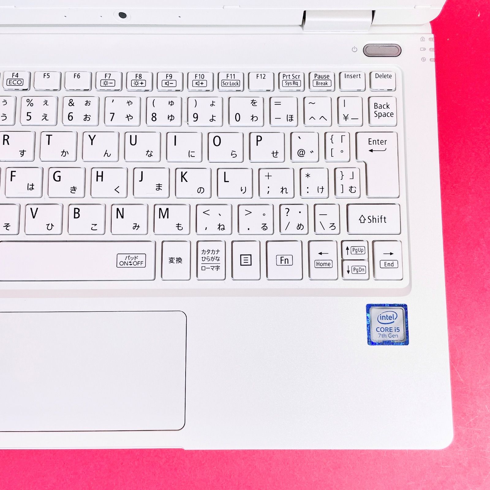 お買い得品‼️小型軽量ノートパソコン✨️薄型カメラ快適SSD 事務作業 おしゃれ白 小型軽量 薄型おしゃれ白ノートパソコン ホワイト NEC サクサク動く
