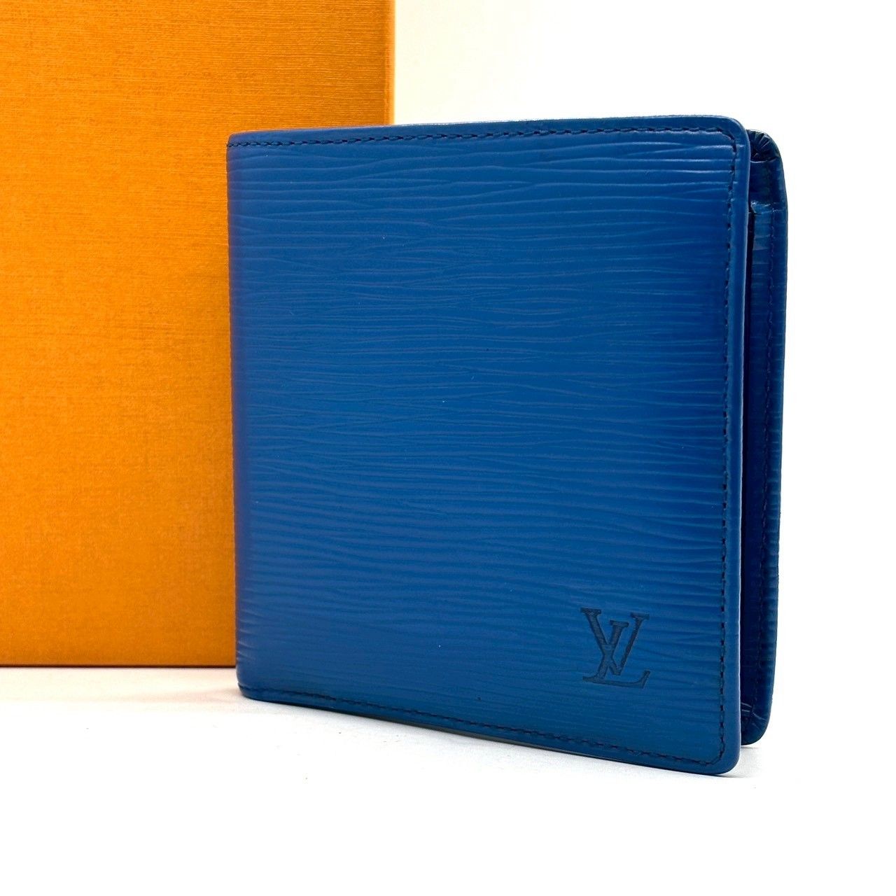 余裕は蒼で語る】 LOUIS VUITTON エピ ポルトビエカルトクレディモネ