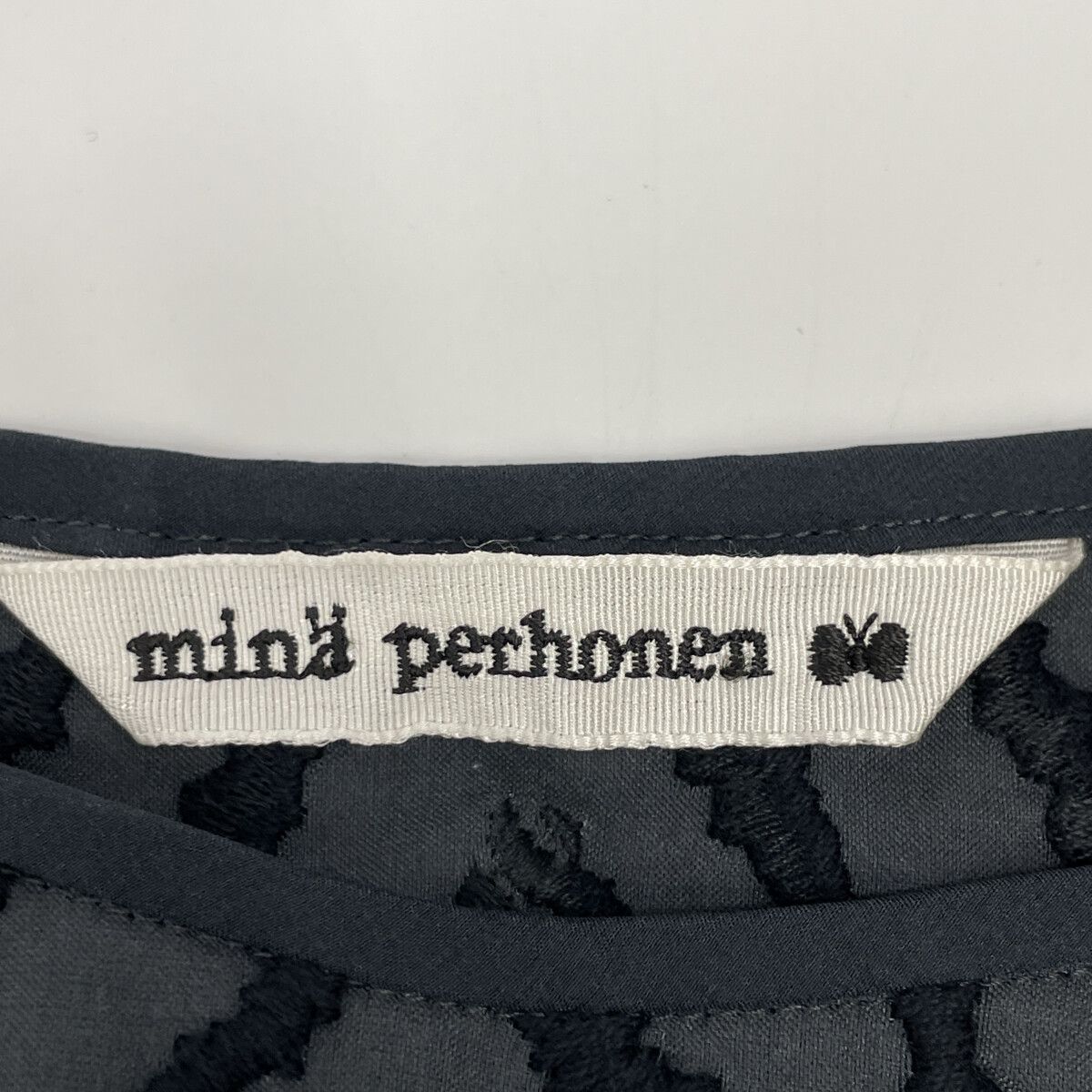 mina perhonen ミナペルホネン ysl055 ﾌﾞﾗｯｸ knoll ﾉｰｽﾘｰﾌﾞ ﾌﾞﾗｳｽ 36