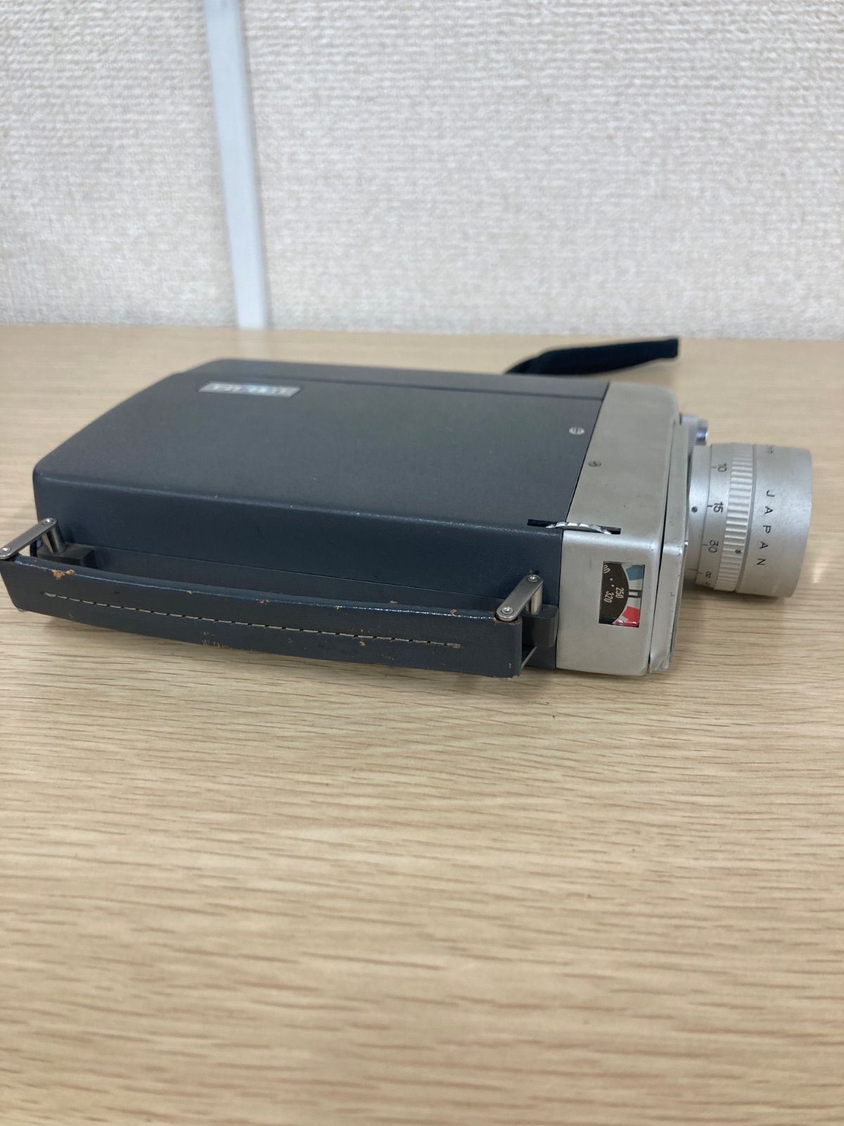 4 【通電動作未確認】 【ジャンク品】 ELMO 8ミリフィルムカメラ