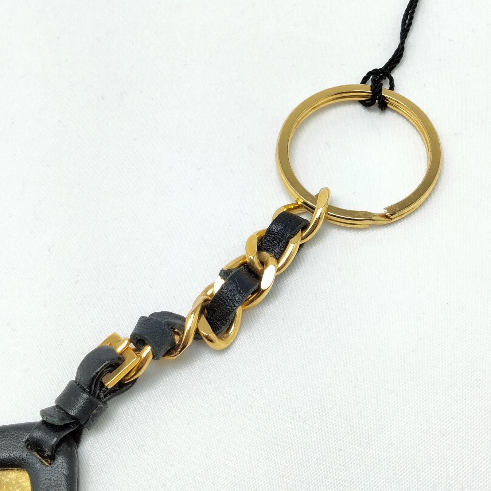 ✨️CHANEL✨️ シャネル ロゴ 三角プレートキーリングチャーム