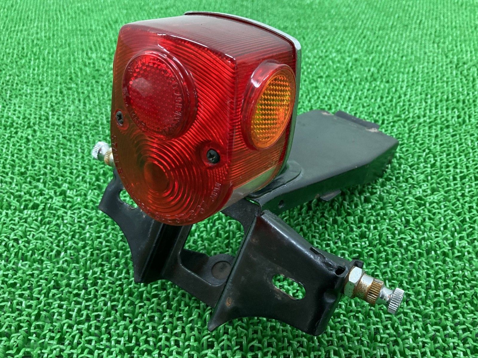 4Lモンキー テールランプ ホンダ 純正 中古 バイク 部品 Z50J Monkey 当時物 ステー リアフェンダー ナンバーステー Io 4Lモンキー テールランプ ホンダ 純正 中古 バイク 部品 Z50J Monkey