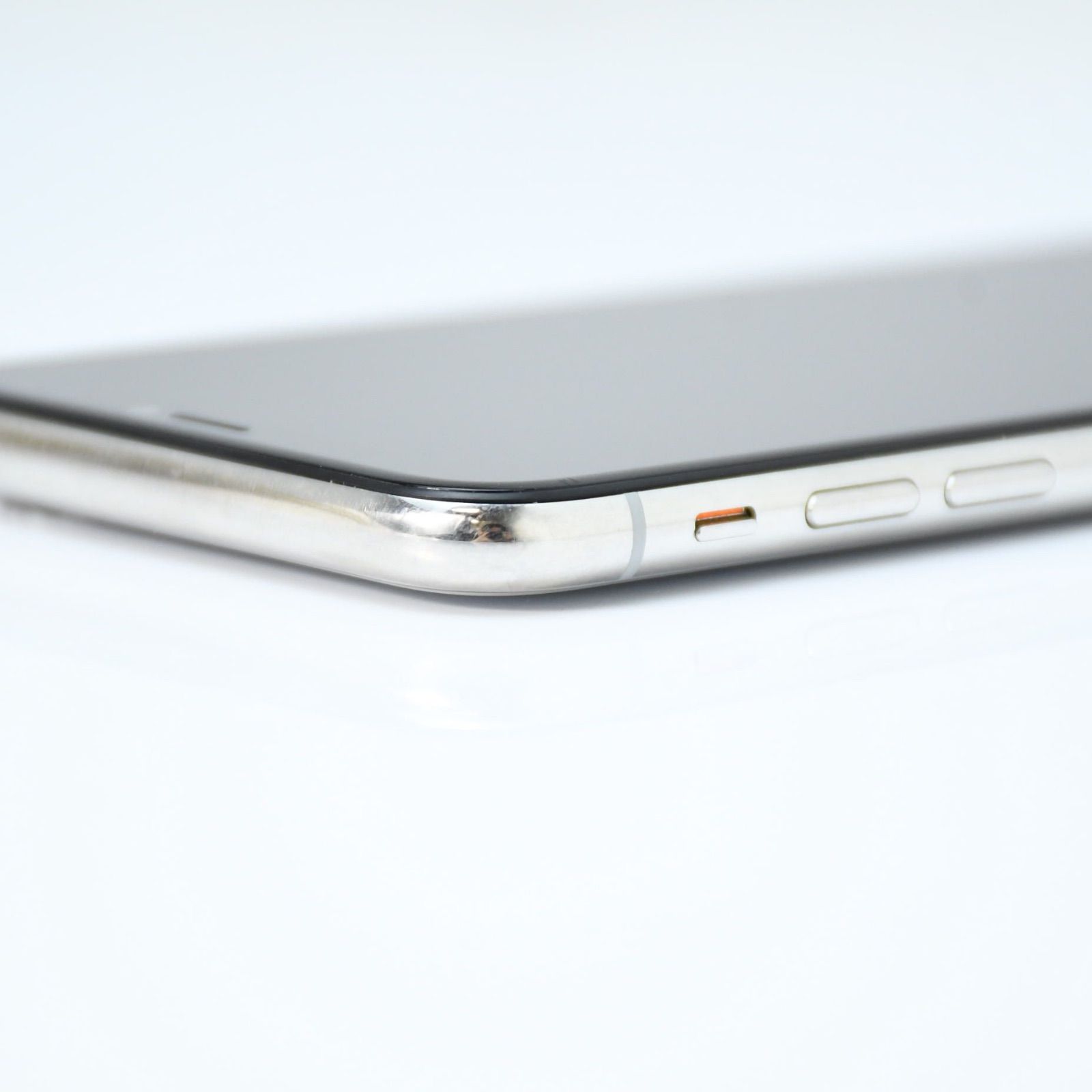 バッテリー最大容量 82％＊液晶美品】docomo SIMフリー iPhoneX 64GB