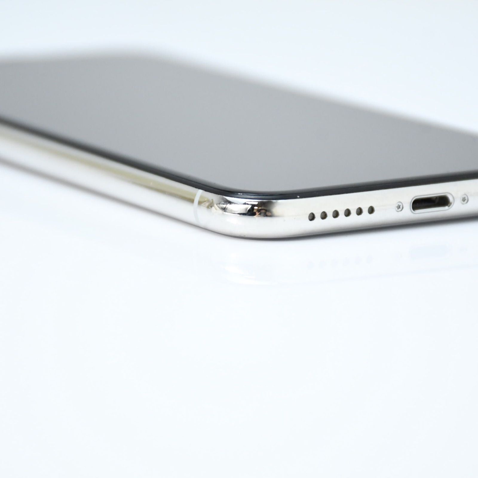 バッテリー最大容量 82％＊液晶美品】docomo SIMフリー iPhoneX 64GB