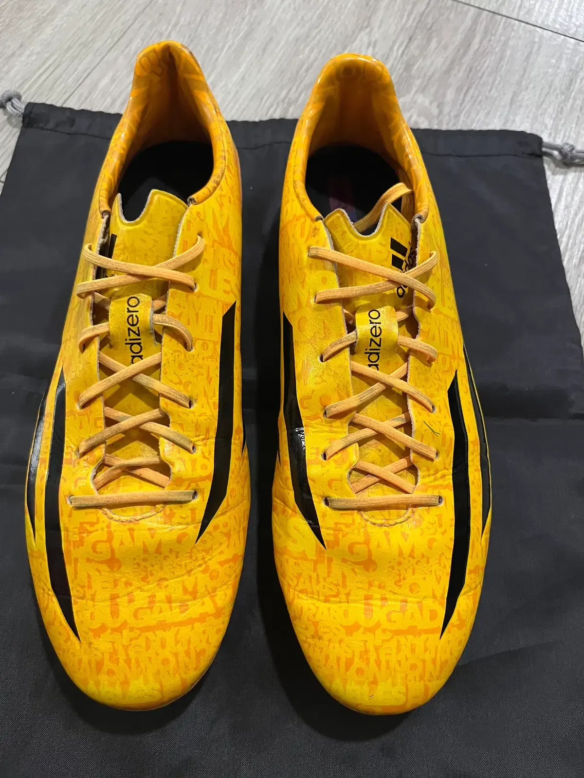 2026年最新】f50 アディゼロ メッシの人気アイテム - メルカリ