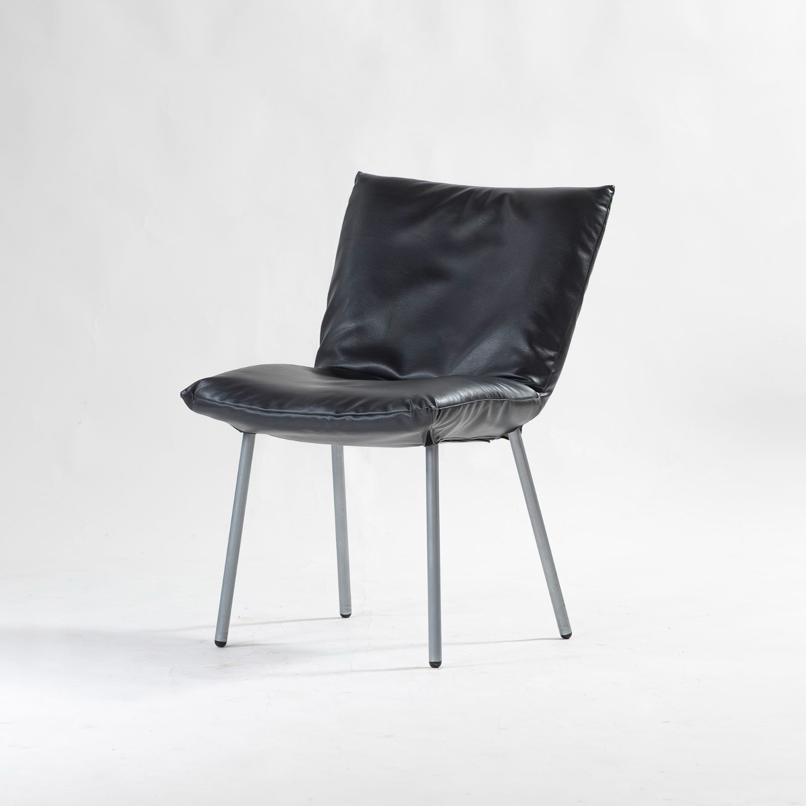 ダイニングチェア リーンロゼ ligne roset ROSETCalin ロゼカラン PVCレザー(1) 合皮 スチール脚 モダンデザイン フレンチモダン コンテンポラリー ラグジュアリー パスカルムールグ ダイニングチェア リーンロゼ ligne roset ROSETCalin ロゼカラン PVC