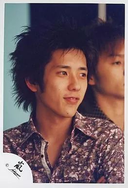 中古】生写真(ジャニーズ) 嵐/二宮和也/バストアップ/右向き/右側に