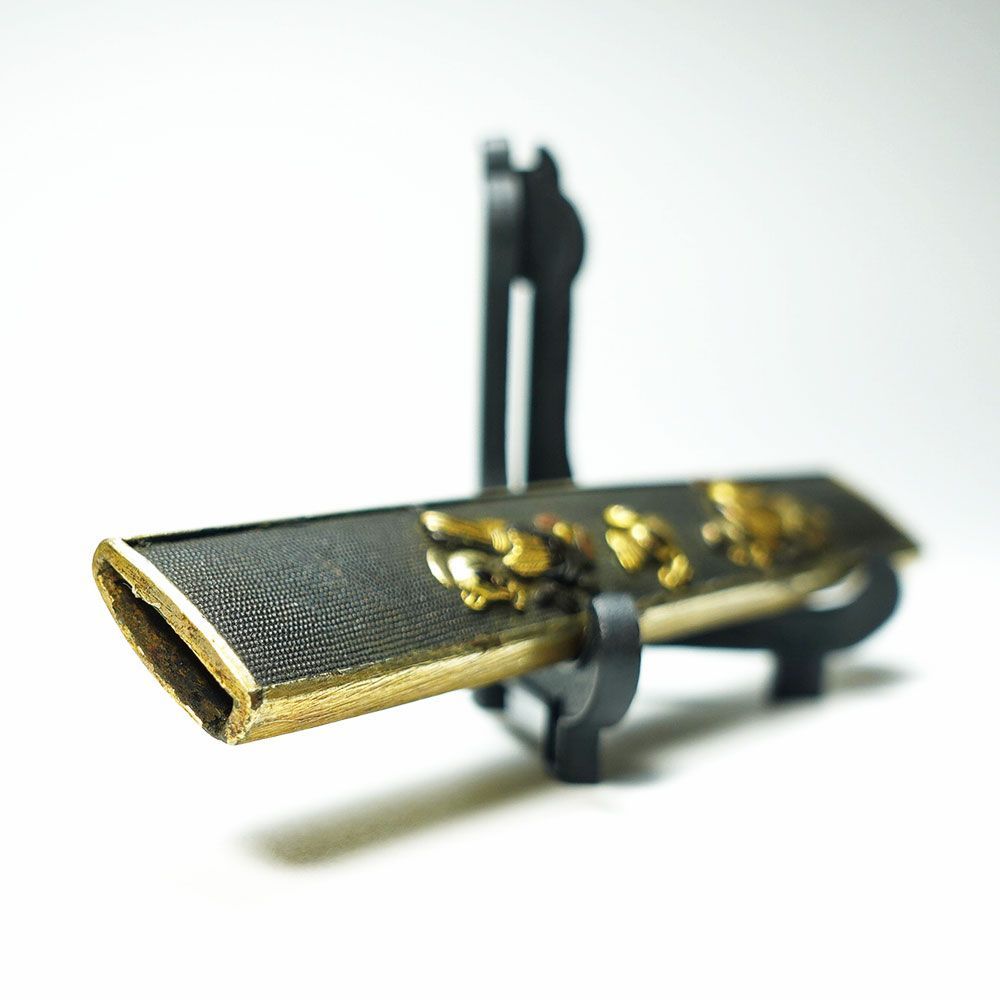 ☆裏哺金の逸品 赤銅魚子地親子鶏図小柄 無銘 石黒派？ 高肉彫 毛彫