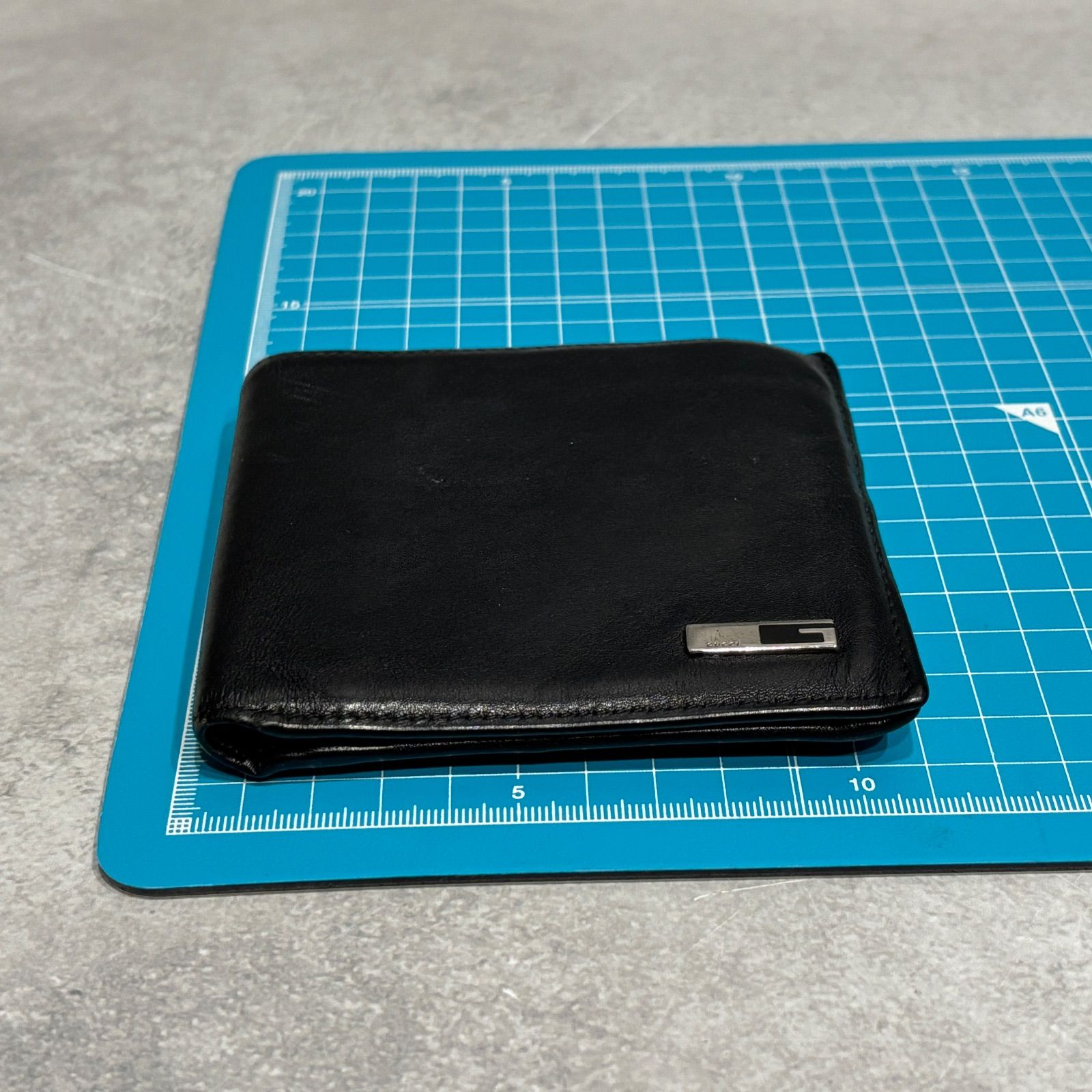 グッチ(GUCCI) GUCCI グッチ 二つ折り財布 ブラック 黒 レザー 本革 