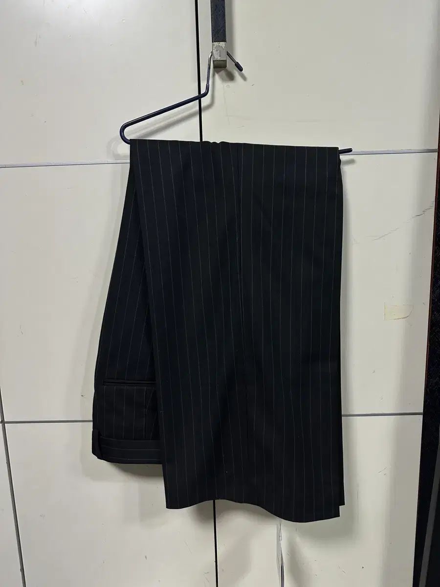 (新品) JUAN HOMME(ジュアンオム) ピン ストライプ ワイド スラックス ブラック M