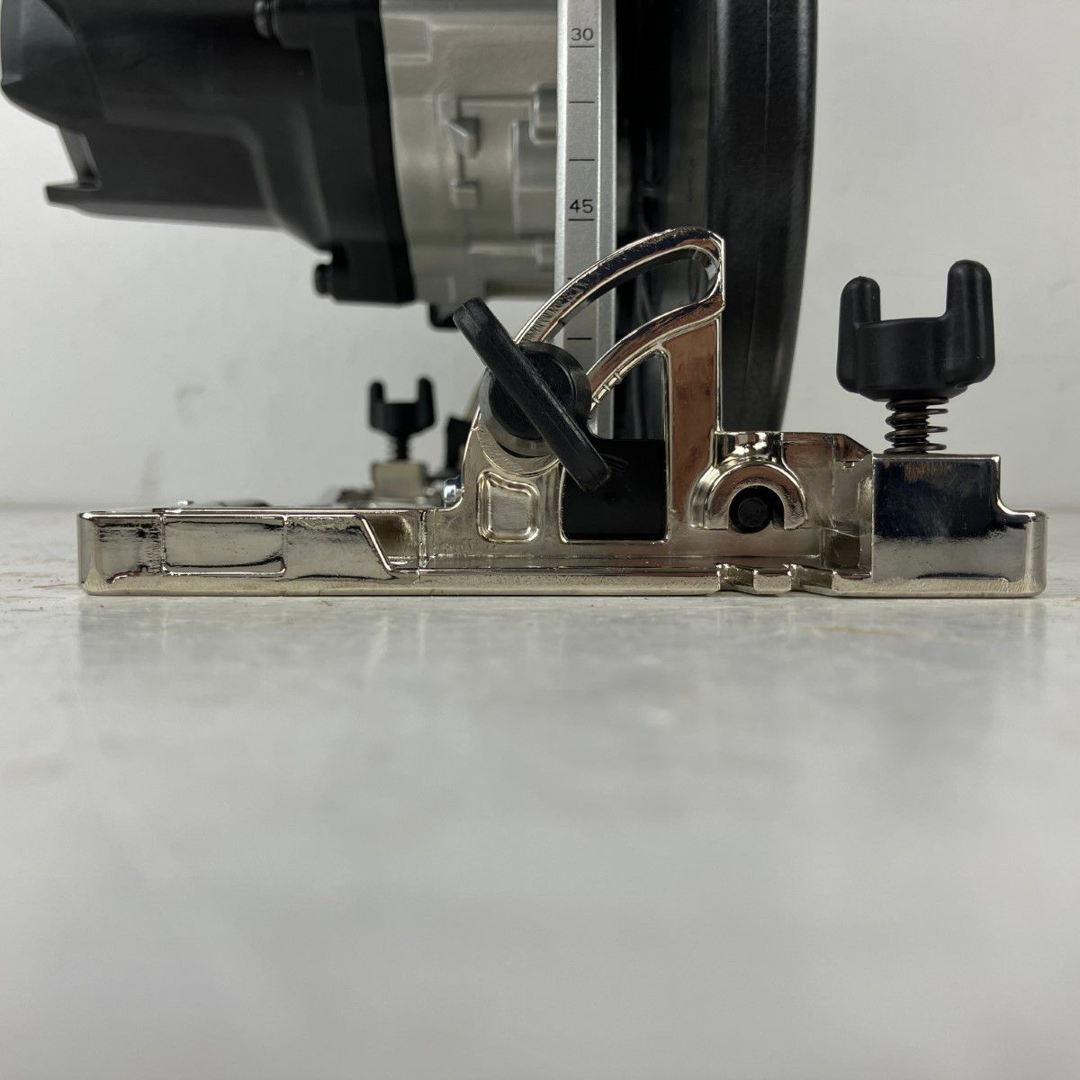 MAKITA マキタ 18v 165mm 充電式丸のこ 鮫肌チップソー付 HS631D 