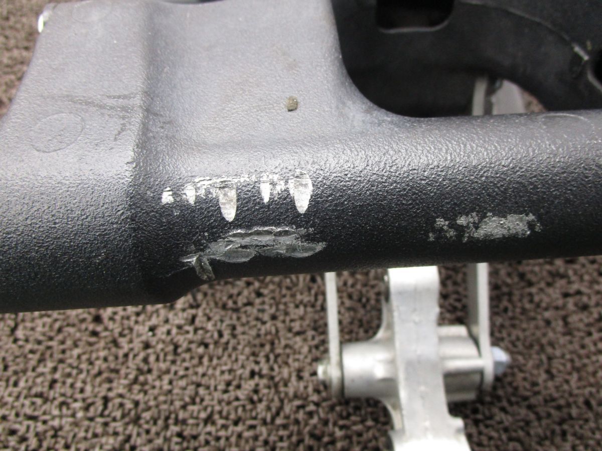 ZX-10R スイングアーム チェーンカバー □B2717！アクスルシャフト