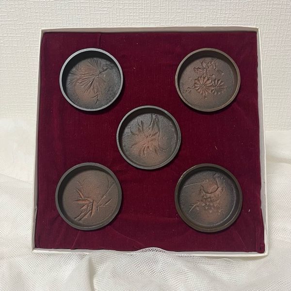 CDE01】「高岡銅器」日本鋳器 蝋型鋳銅 花瓶火鉢敷 5枚セット - メルカリ