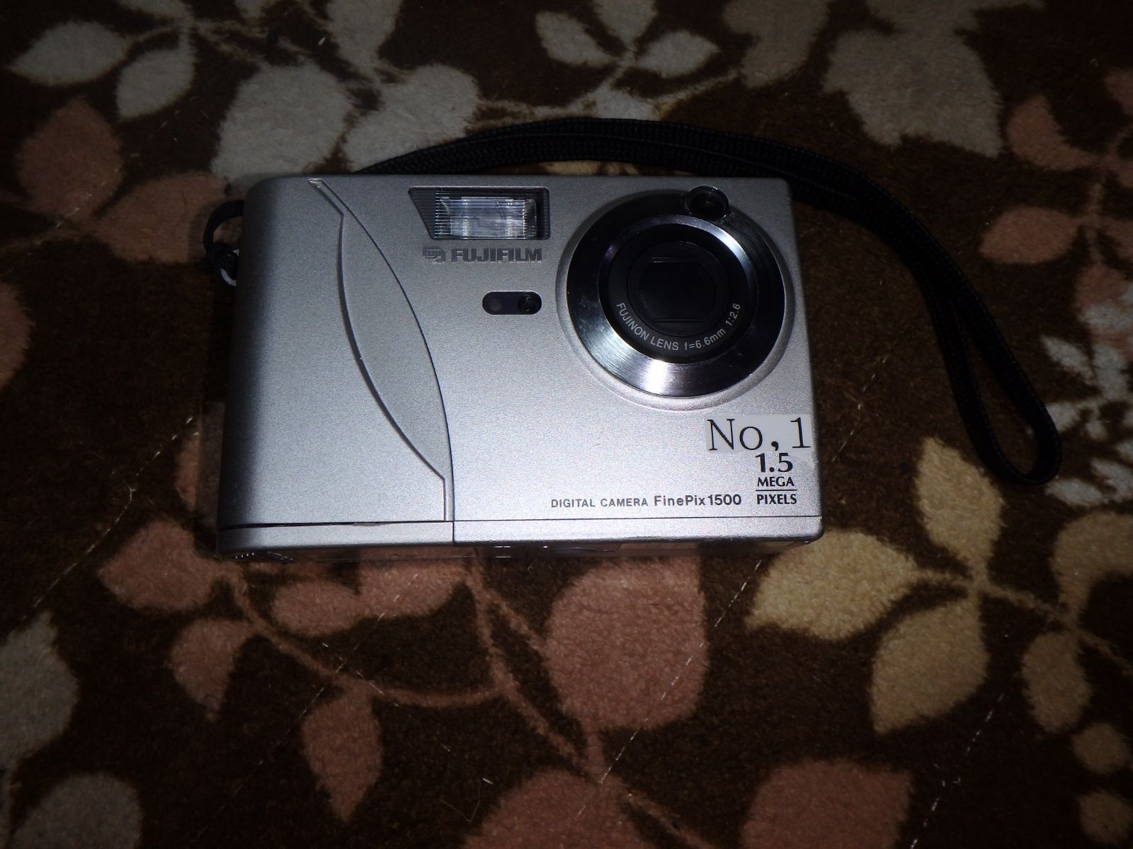 動作品 FUJIFILM 1500 FinePix デジタルカメラ 乾電池駆動 - メルカリ