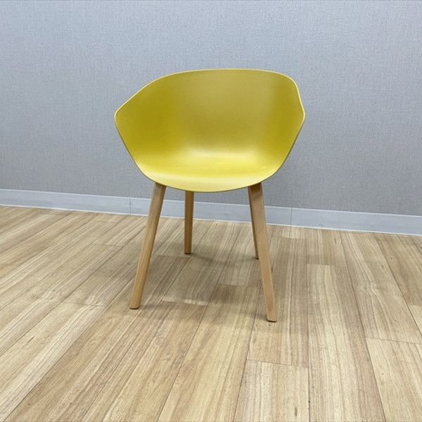 ミーティングチェア 肘付 アスプルンド ワークプラス レフア イエロー