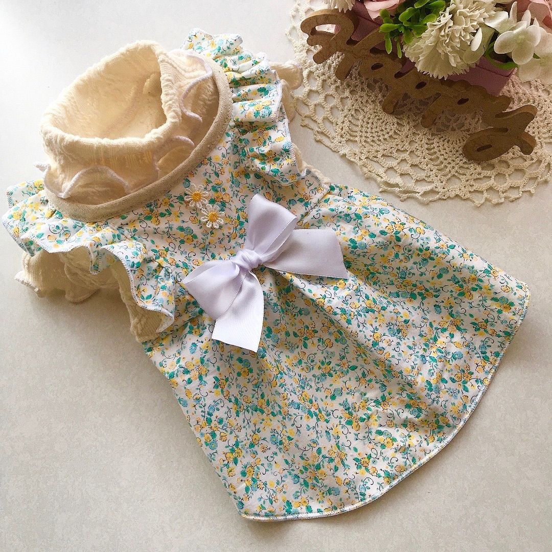 ♡ハンドメイド犬服♡小花柄 エプロン♡オーダー - メルカリ