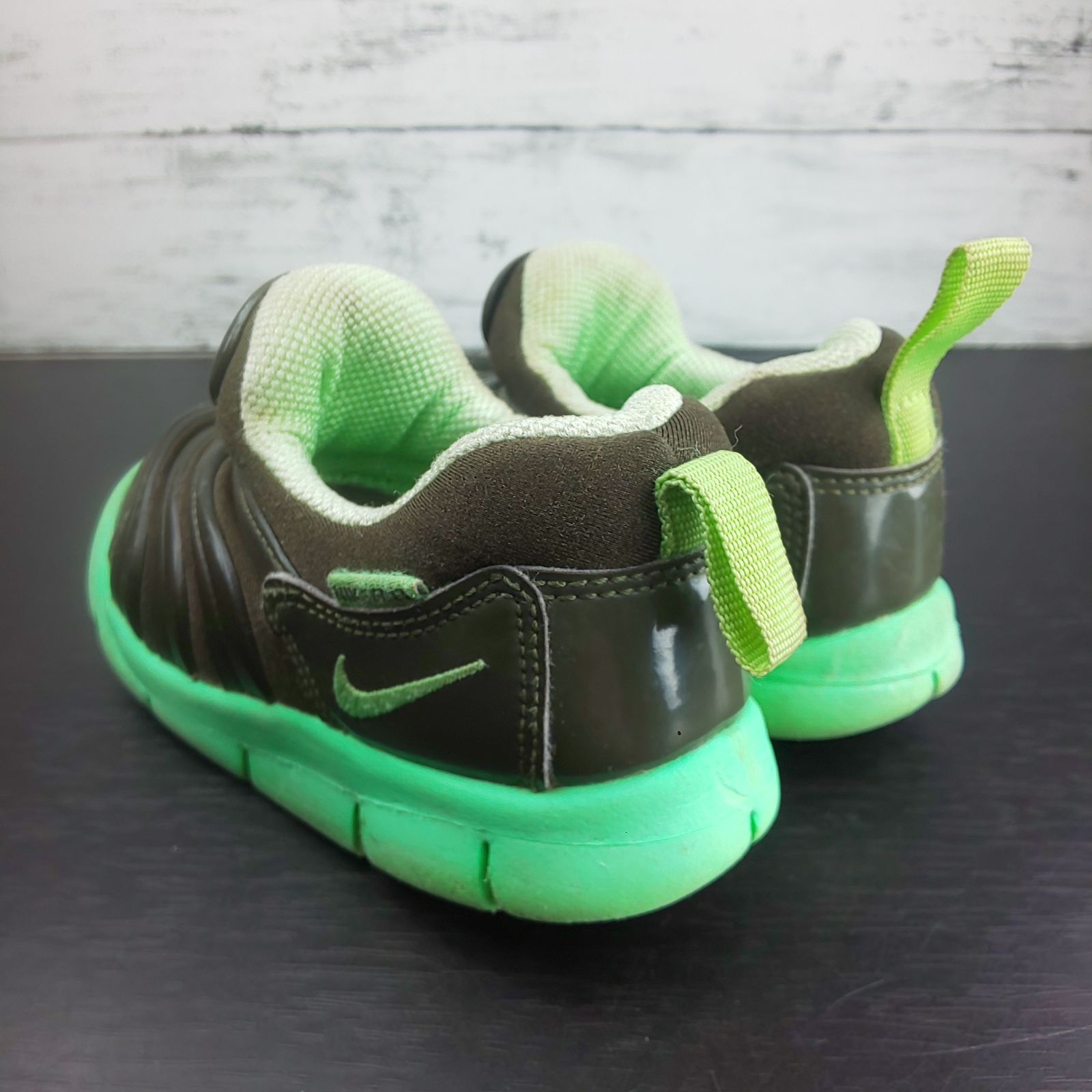 NIKE NIKE DYNAMO FREE TD ナイキ ダイナモ フリー ティーディー