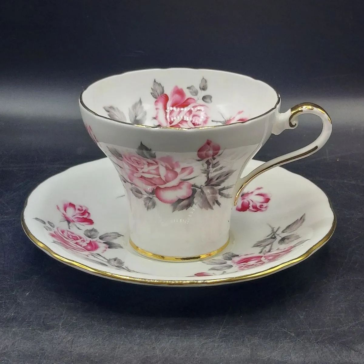 □＊エインズレイ アンティーク 1939年 カップ&ソーサー バラ柄