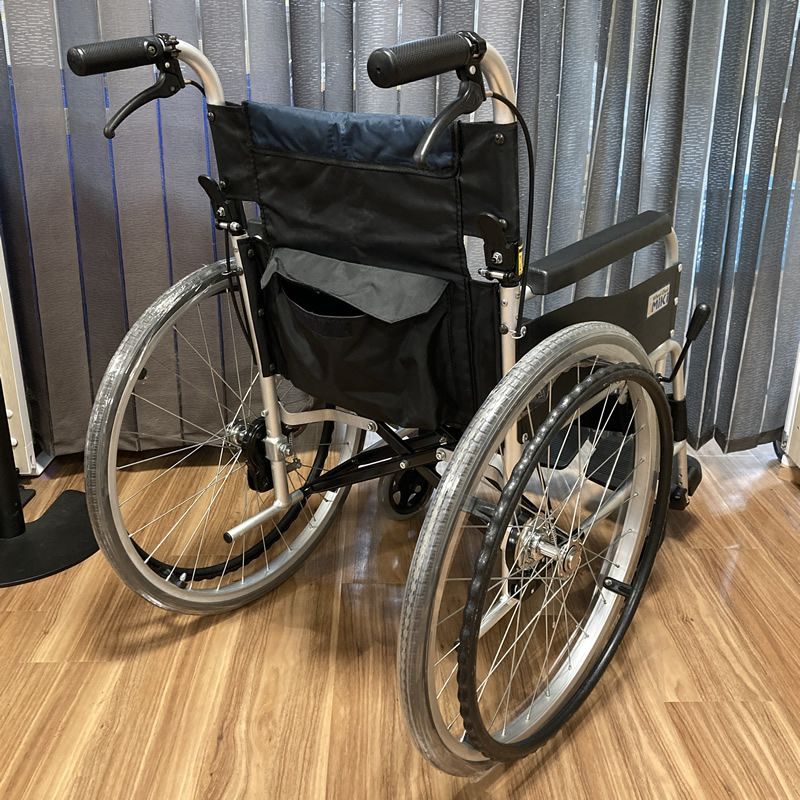 C-196 中古 MIKI 自走式車椅子 標準 USG-1 非課税 ネイビー 中古の 