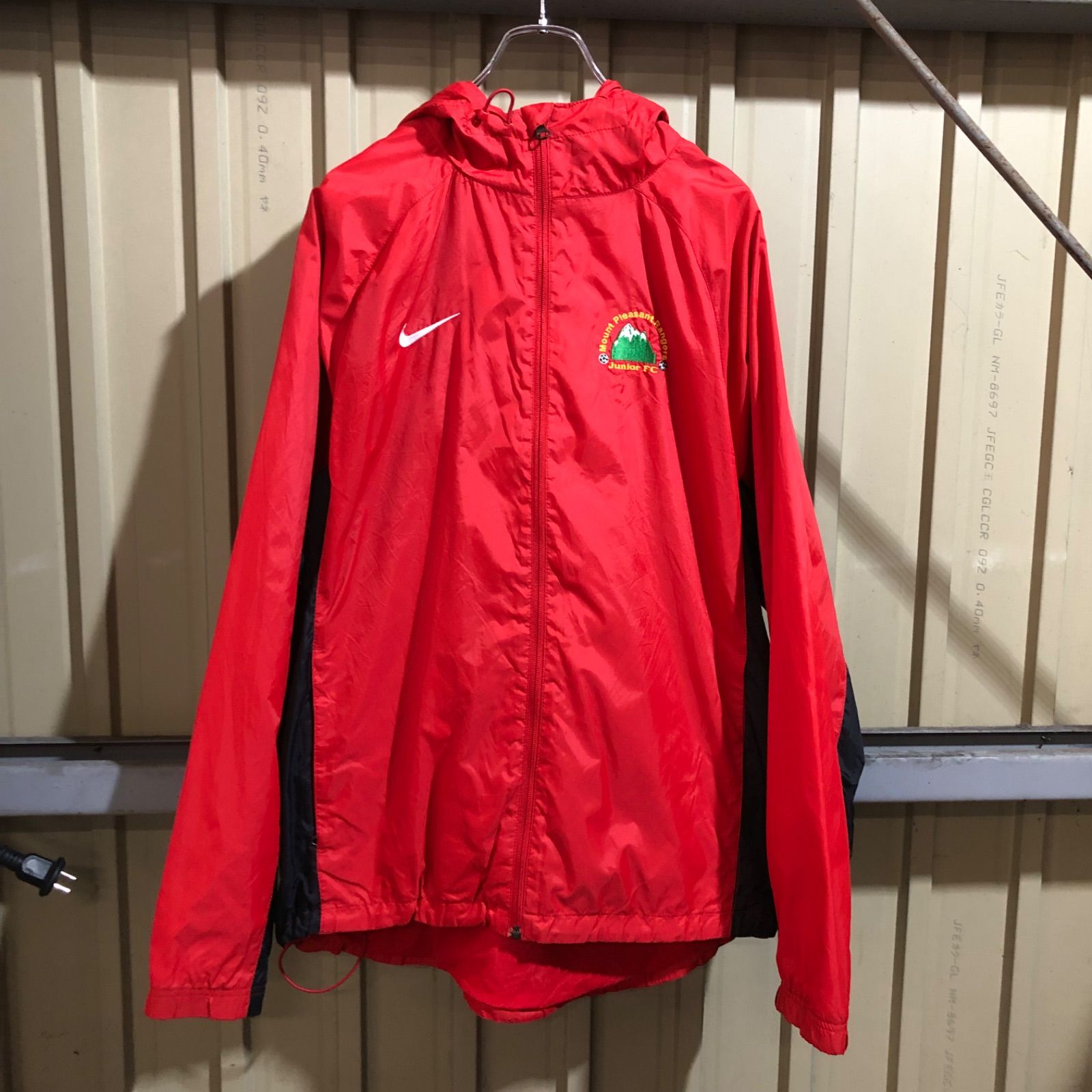 1903 NIKE ナイロンジップアップパーカー レッド L ナイキ フルジップ 