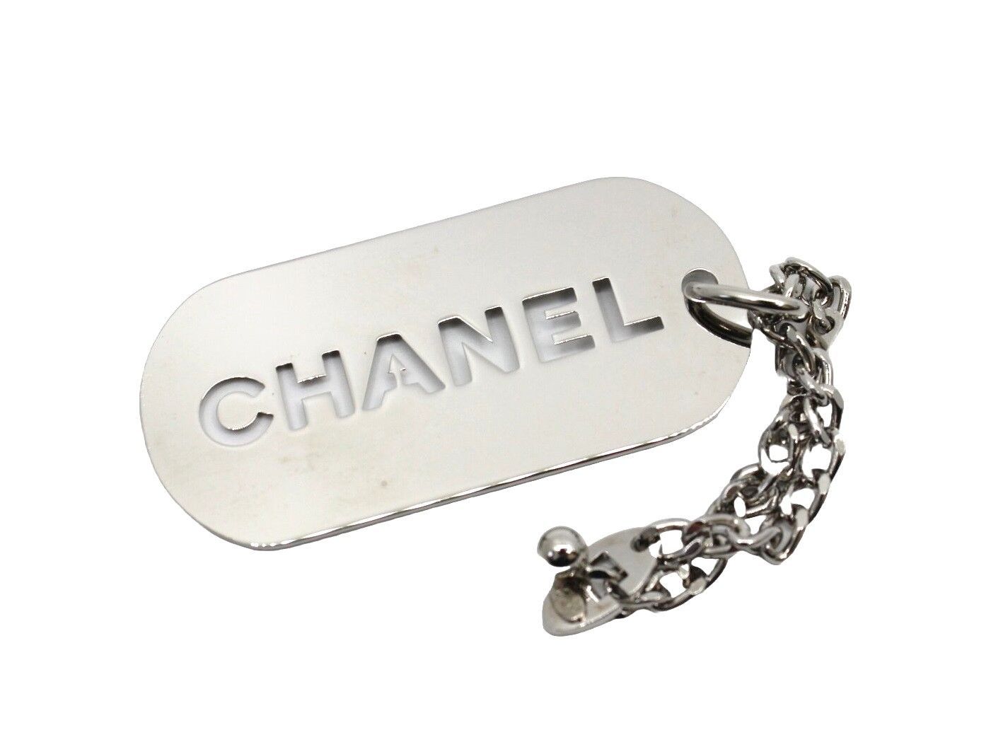 シャネル チャーム キーホルダー プレート ロゴ チェーン バッグ