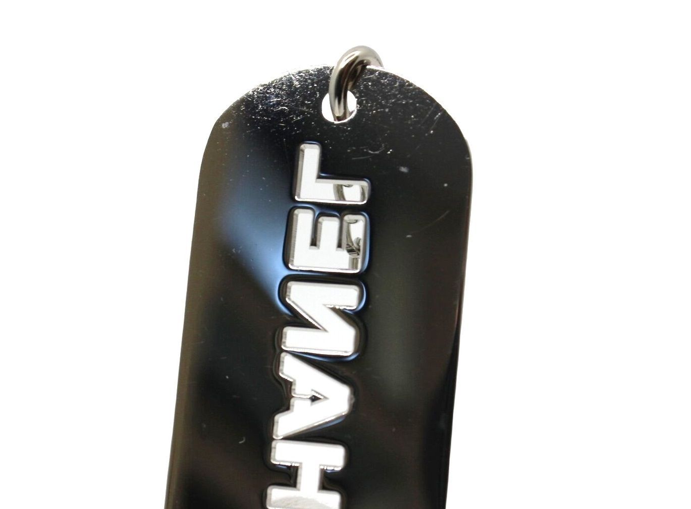 シャネル チャーム キーホルダー プレート ロゴ チェーン バッグ