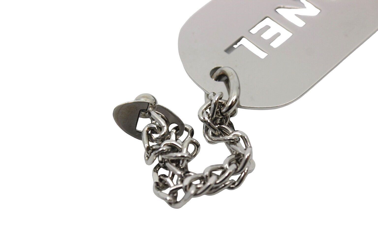 シャネル チャーム キーホルダー プレート ロゴ チェーン バッグ