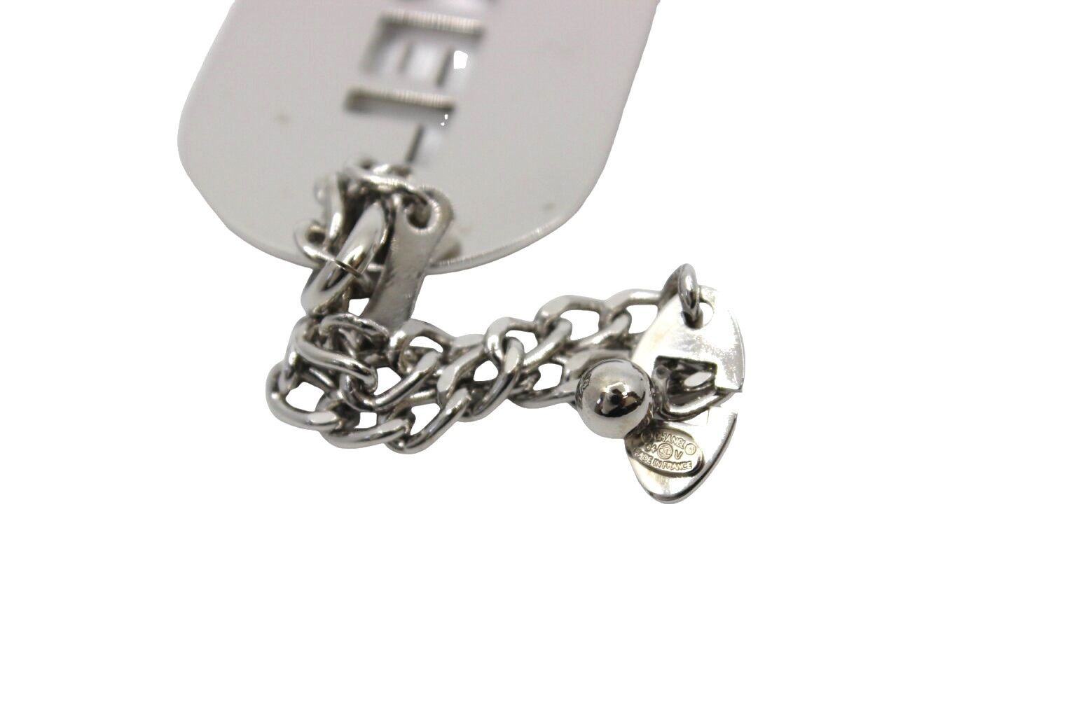 シャネル チャーム キーホルダー プレート ロゴ チェーン バッグ