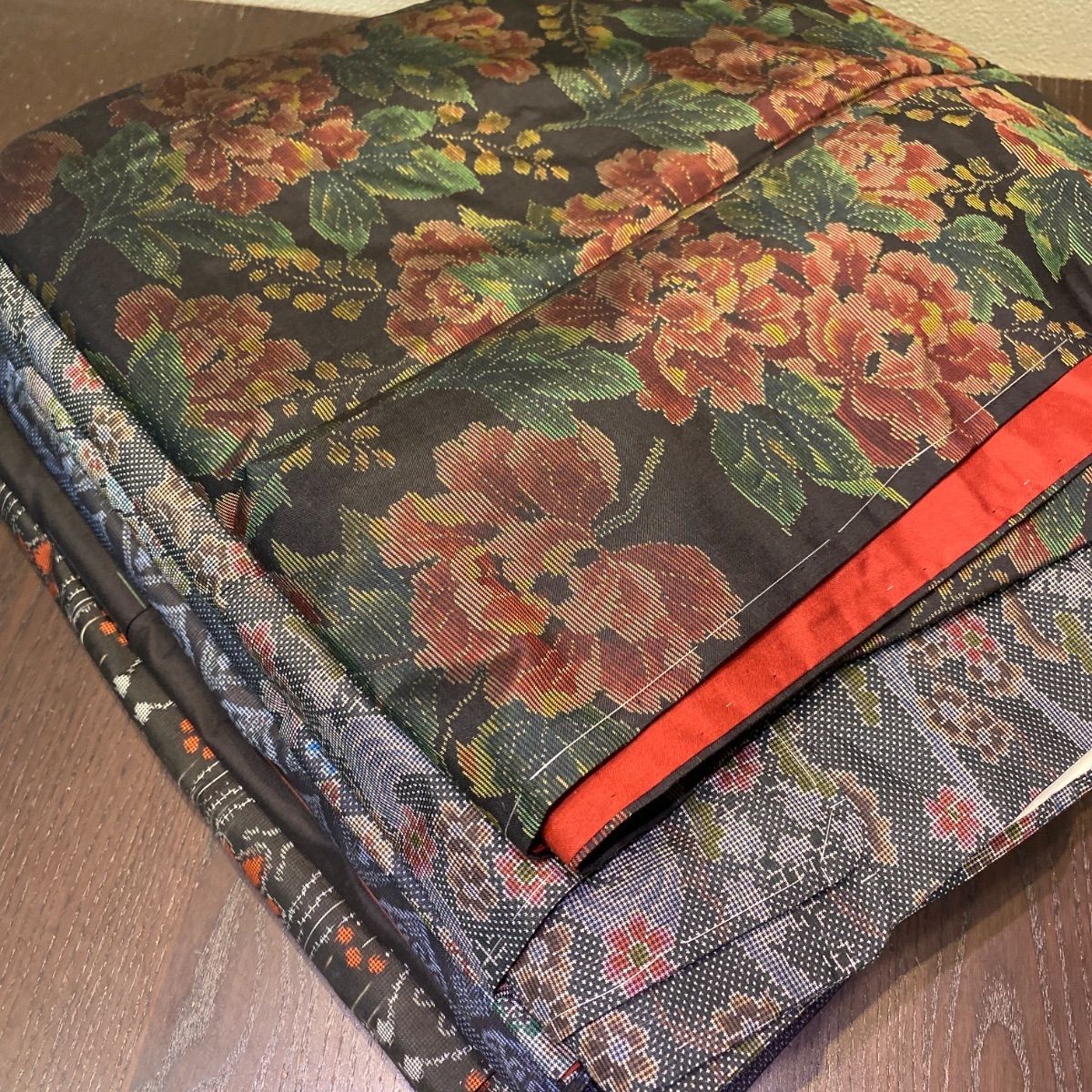 まとめ売り】正絹大島紬7枚 リメイク素材 ハンドメイド向け - メルカリ