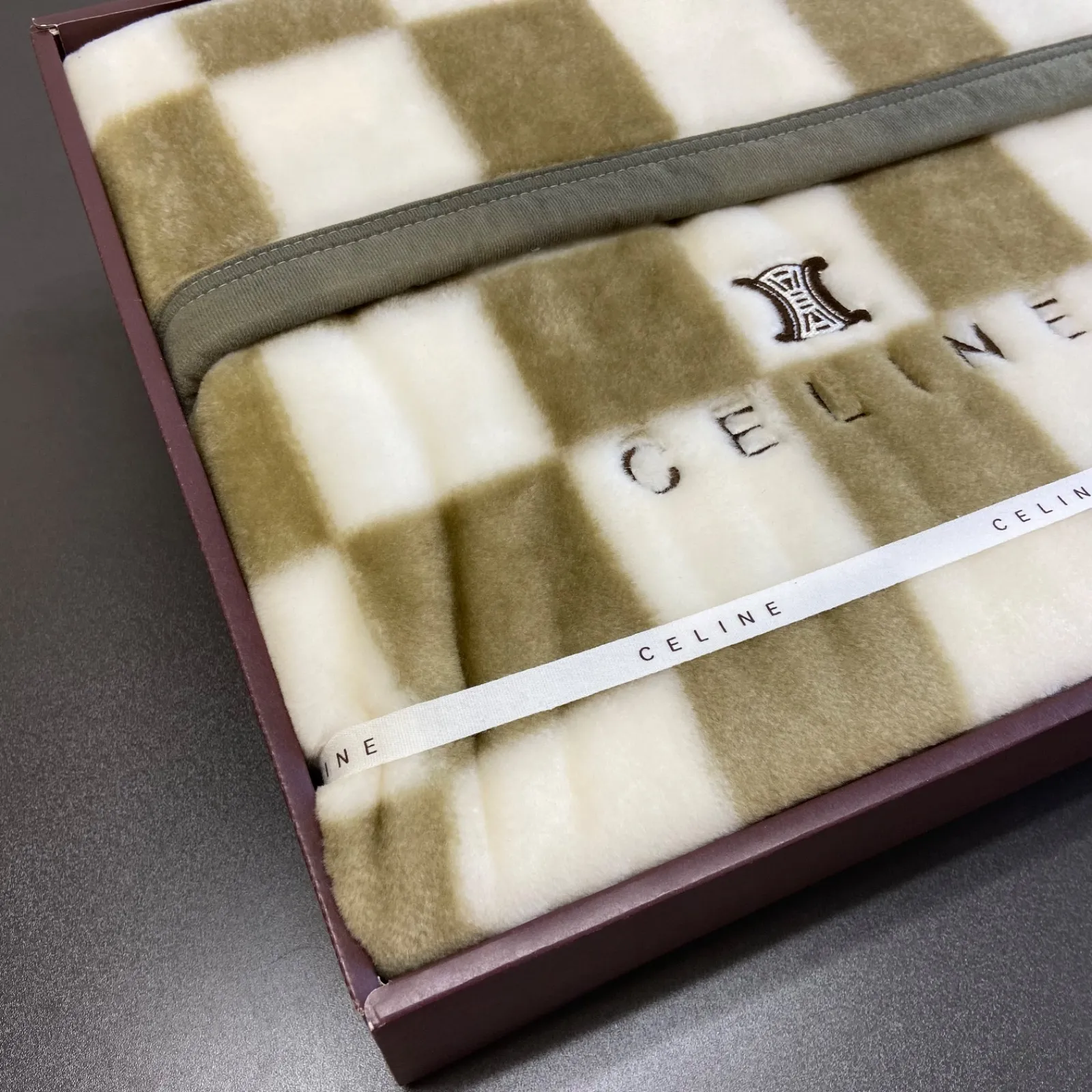 新生活】【セール】【未使用】CELINE セリーヌ ミンクタッチ アクリル 