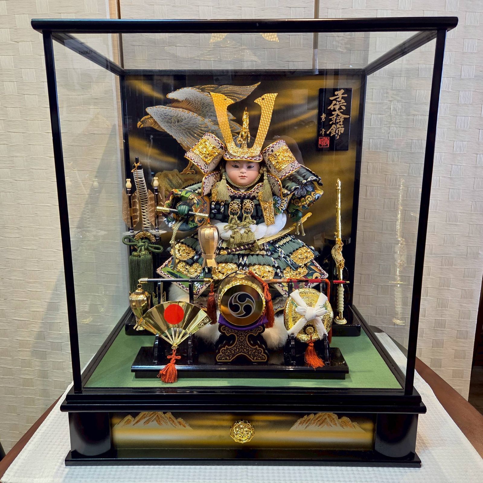 端午の節句 子供大将飾り 秀峰作 オルゴール内蔵 五月飾ケース入り 五