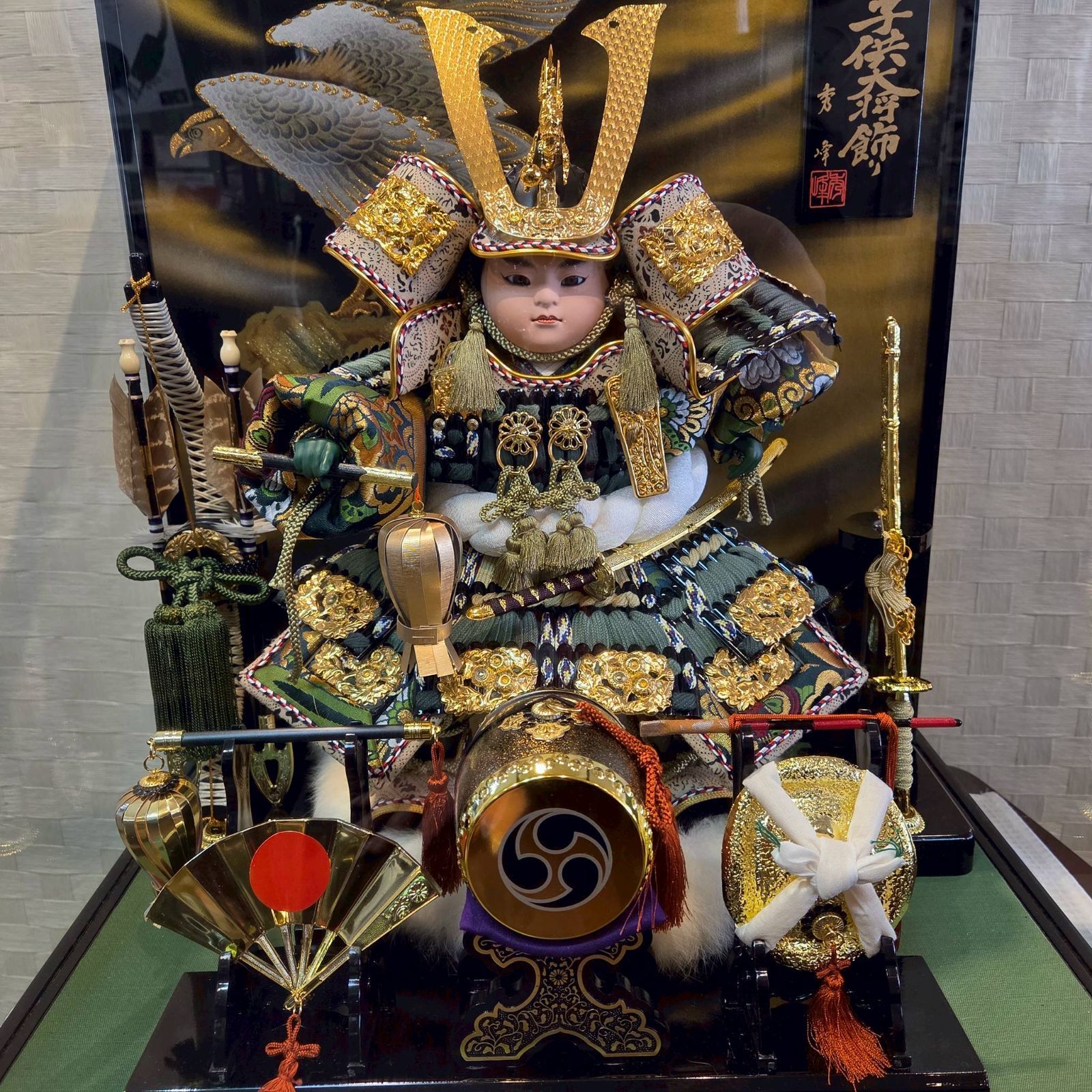 端午の節句 子供大将飾り 秀峰作 オルゴール内蔵 五月飾ケース入り 五