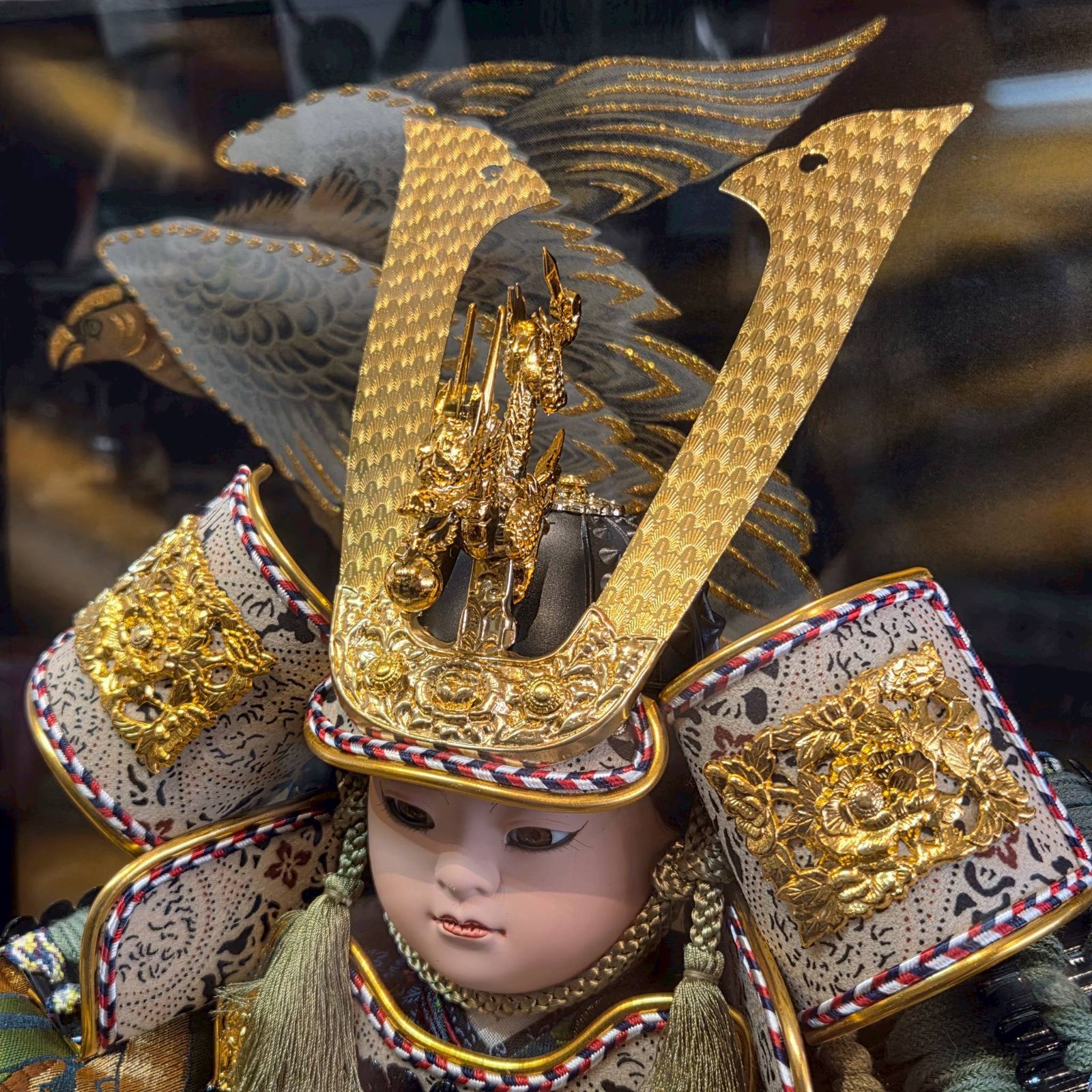 端午の節句 子供大将飾り 秀峰作 オルゴール内蔵 五月飾ケース入り 五