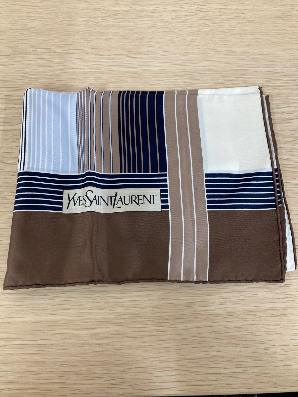 2 Yves Saint Laurent YSL イブサンローラン スカーフ 大判 シルク100