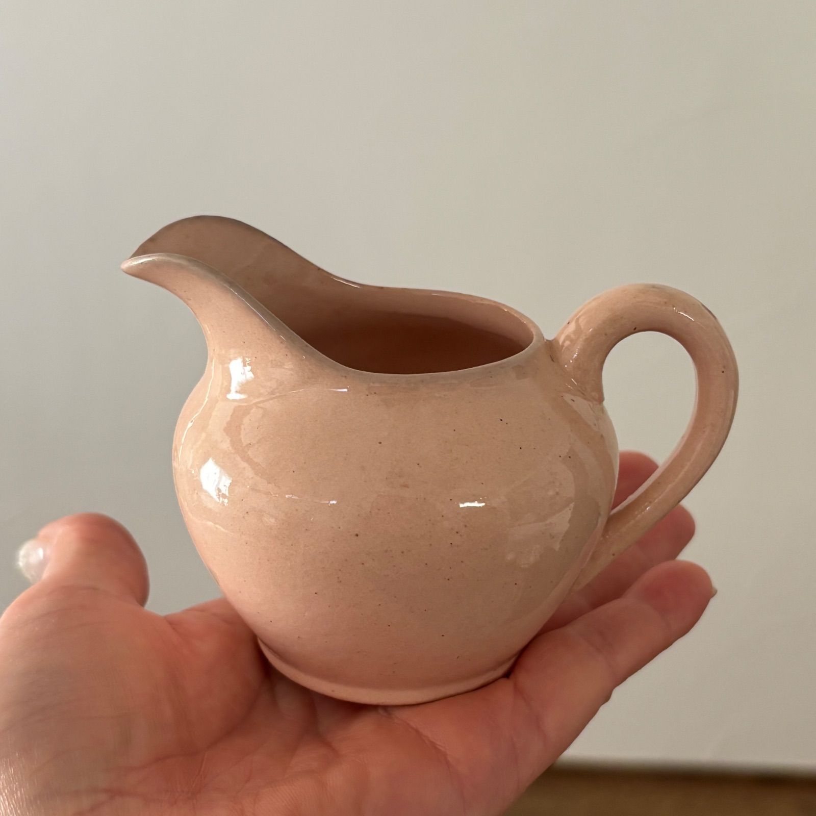 フランスアンティーク サルグミンヌパウダーピンクのミルクジャグ