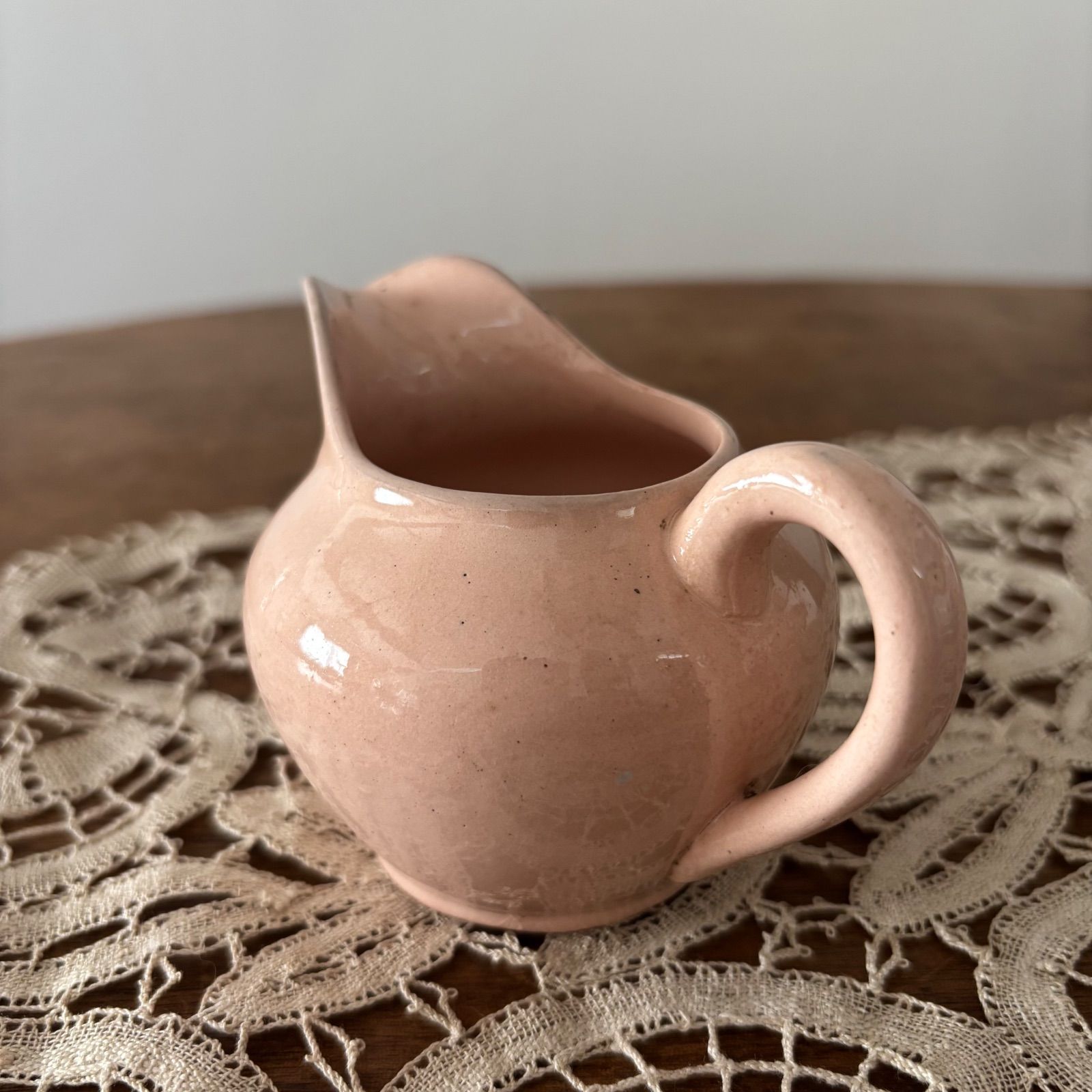 フランスアンティーク サルグミンヌパウダーピンクのミルクジャグ