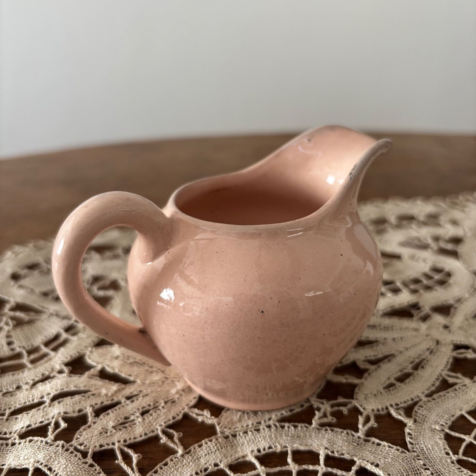 フランスアンティーク サルグミンヌパウダーピンクのミルクジャグ