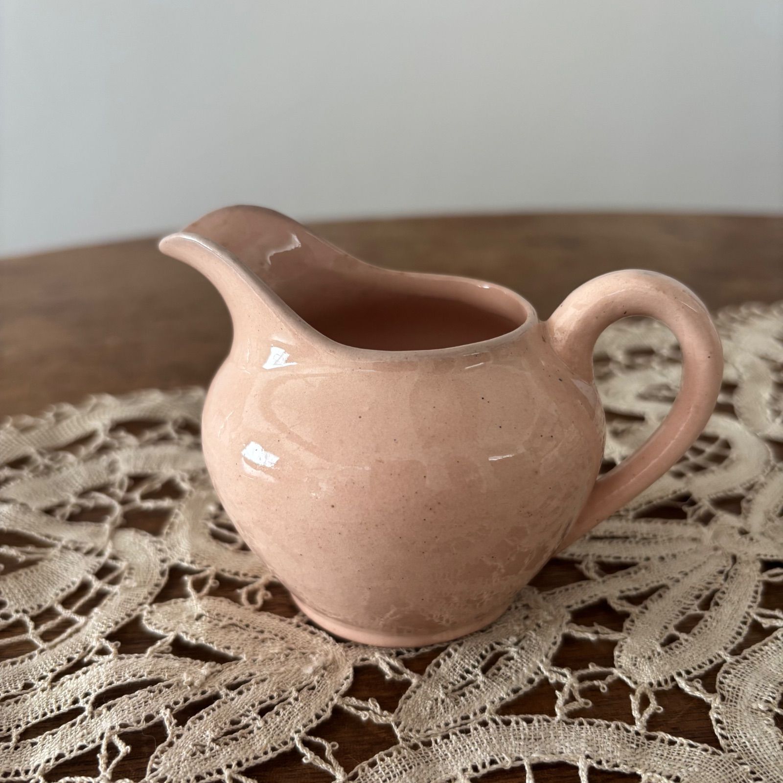 フランスアンティーク サルグミンヌパウダーピンクのミルクジャグ