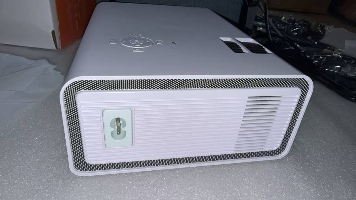 YABER V5プロジェクター小型 プロジェクター 家庭用//732561 - メルカリ