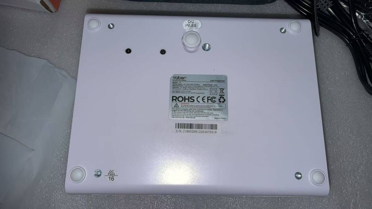 YABER V5プロジェクター小型 プロジェクター 家庭用//732561 - メルカリ