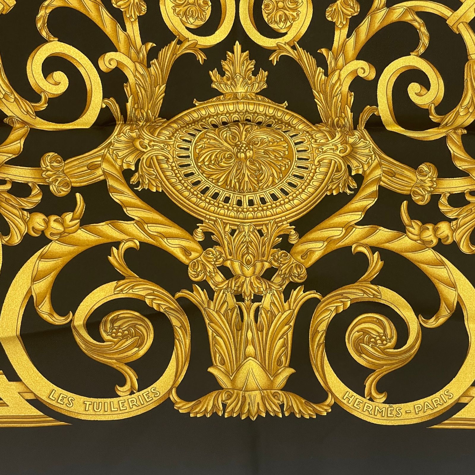 美品 HERMES エルメス スカーフ カレ90 LES TUILERIES チュイルリー