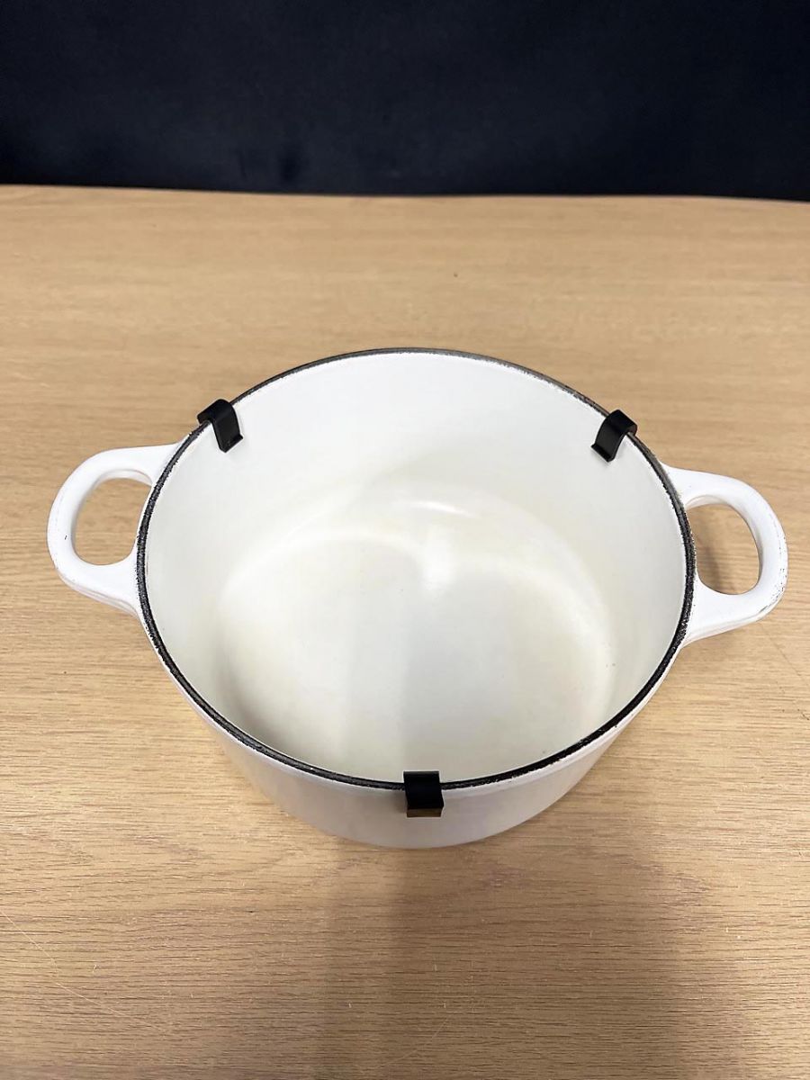 LE CREUSET ル・クルーゼ 両手鍋 ホワイト 直径約18.5cm ホーロー鍋