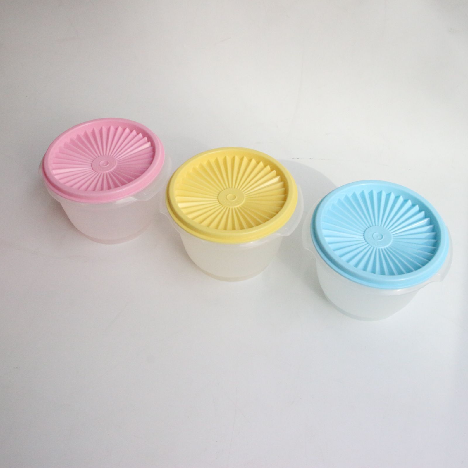 TM_102】Tupperware タッパーウェア Bell Poppy Pastel Gift