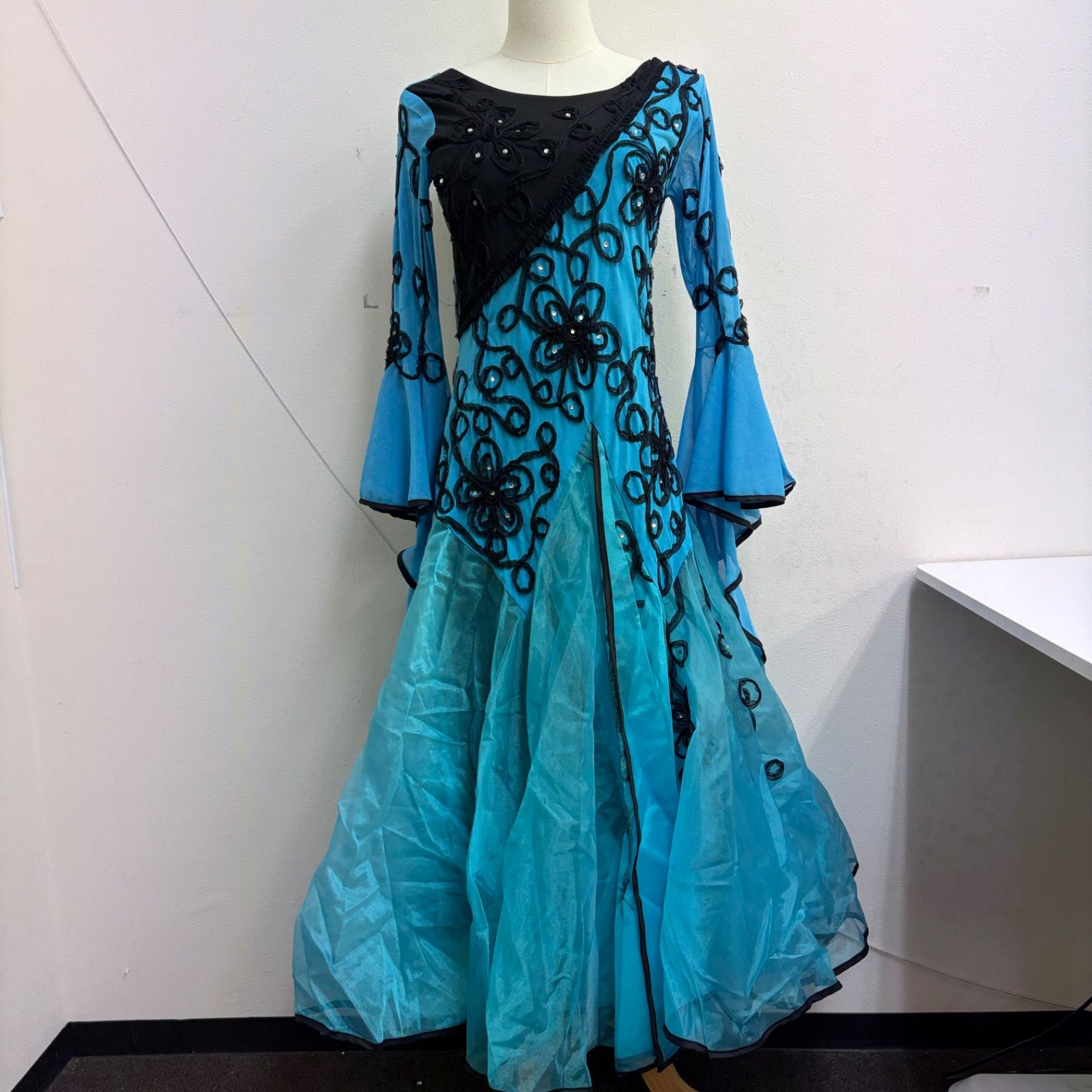 Leirena】社交ダンス衣装 ワンピース ドレス フリル 花柄 ライン