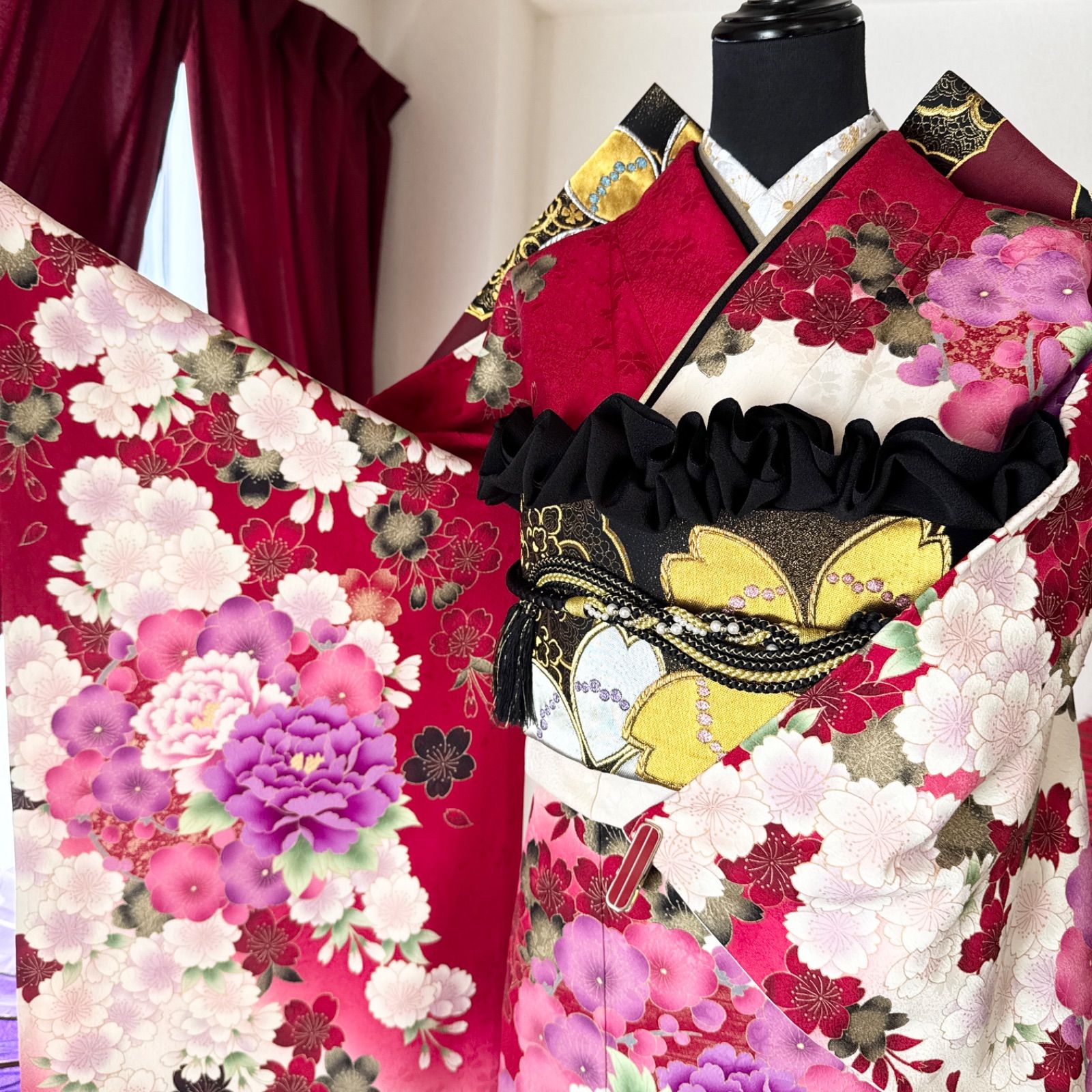 豪華振袖セット(4点)・袋帯・半衿・重ね衿・桜柄・刺繍・金彩・箔