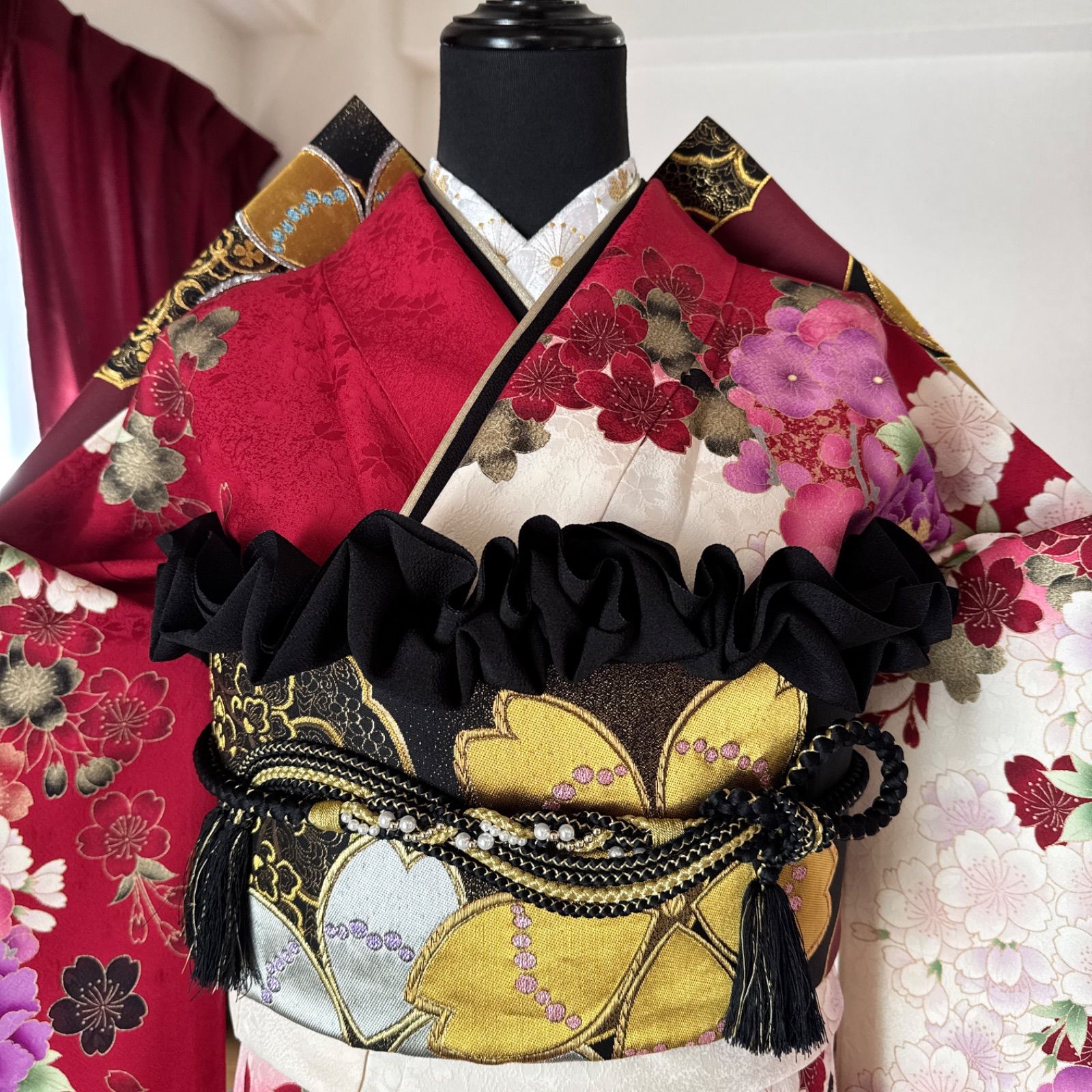 豪華振袖セット(4点)・袋帯・半衿・重ね衿・桜柄・刺繍・金彩・箔