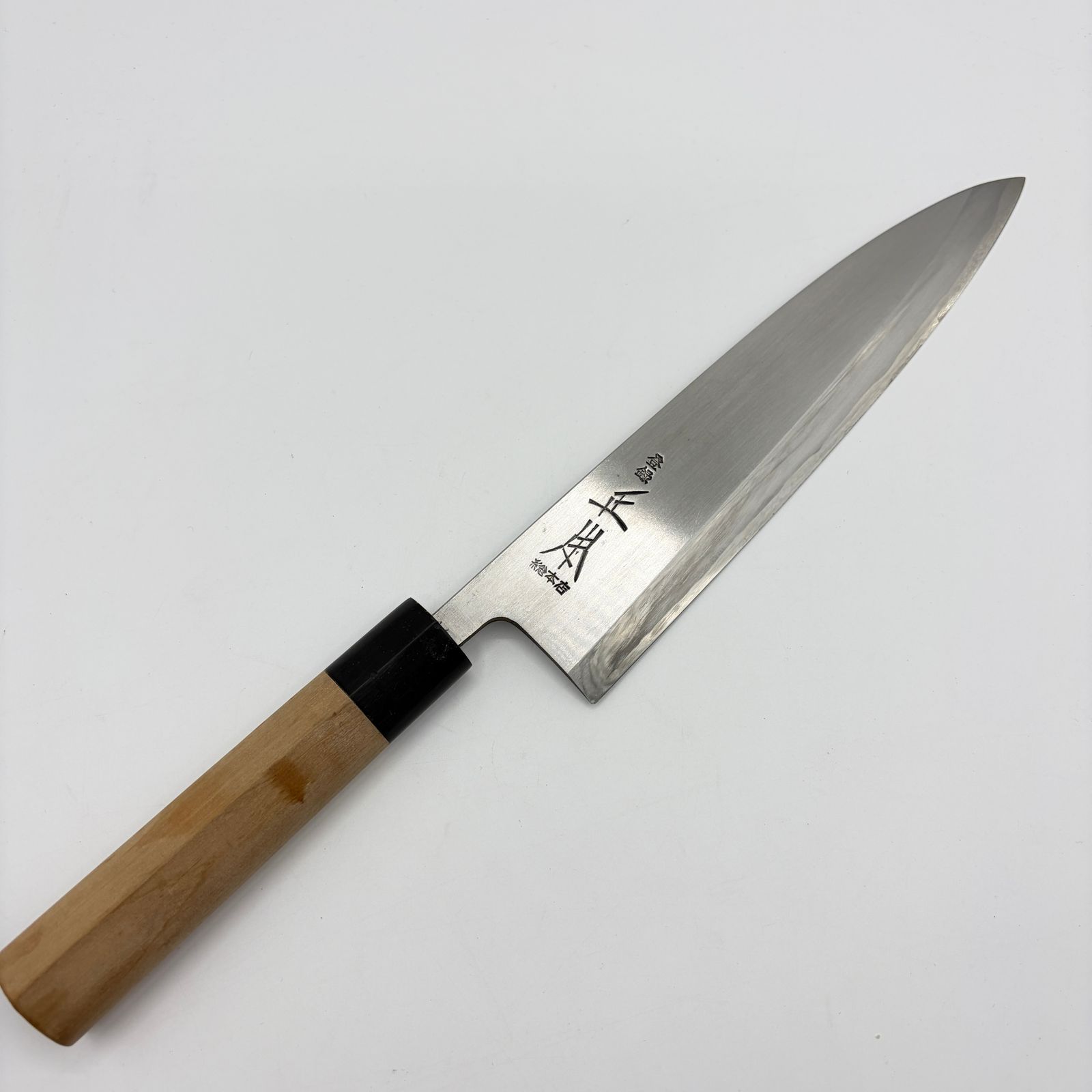 正本総本店 出刃包丁 刃渡り21.5cm 全長37cm 峰厚7mm 307g 登録 正本総