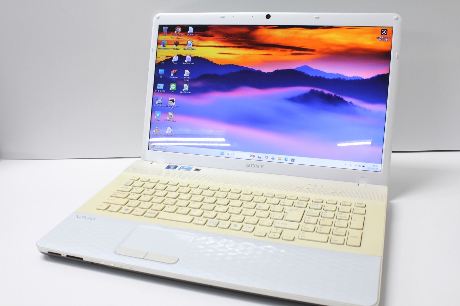 中古】SONY VAIO Core i5/SSD/8GBメモリノートPC - メルカリ