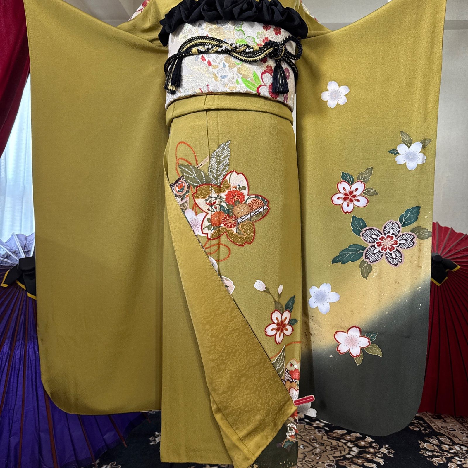 豪華振袖セット(4点)・袋帯・半衿・重ね衿・古典柄・舞桜・御所車・鶴